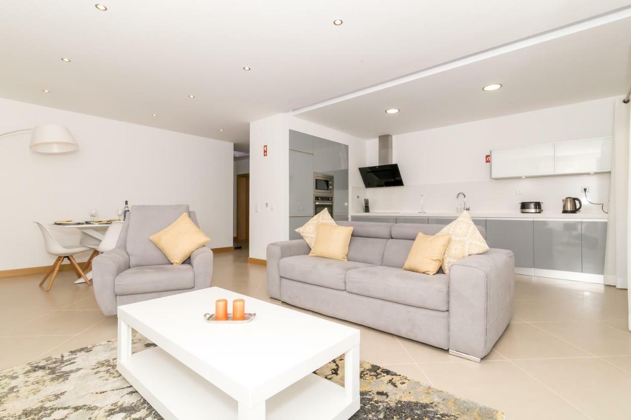 Beach Condominium * Lagos